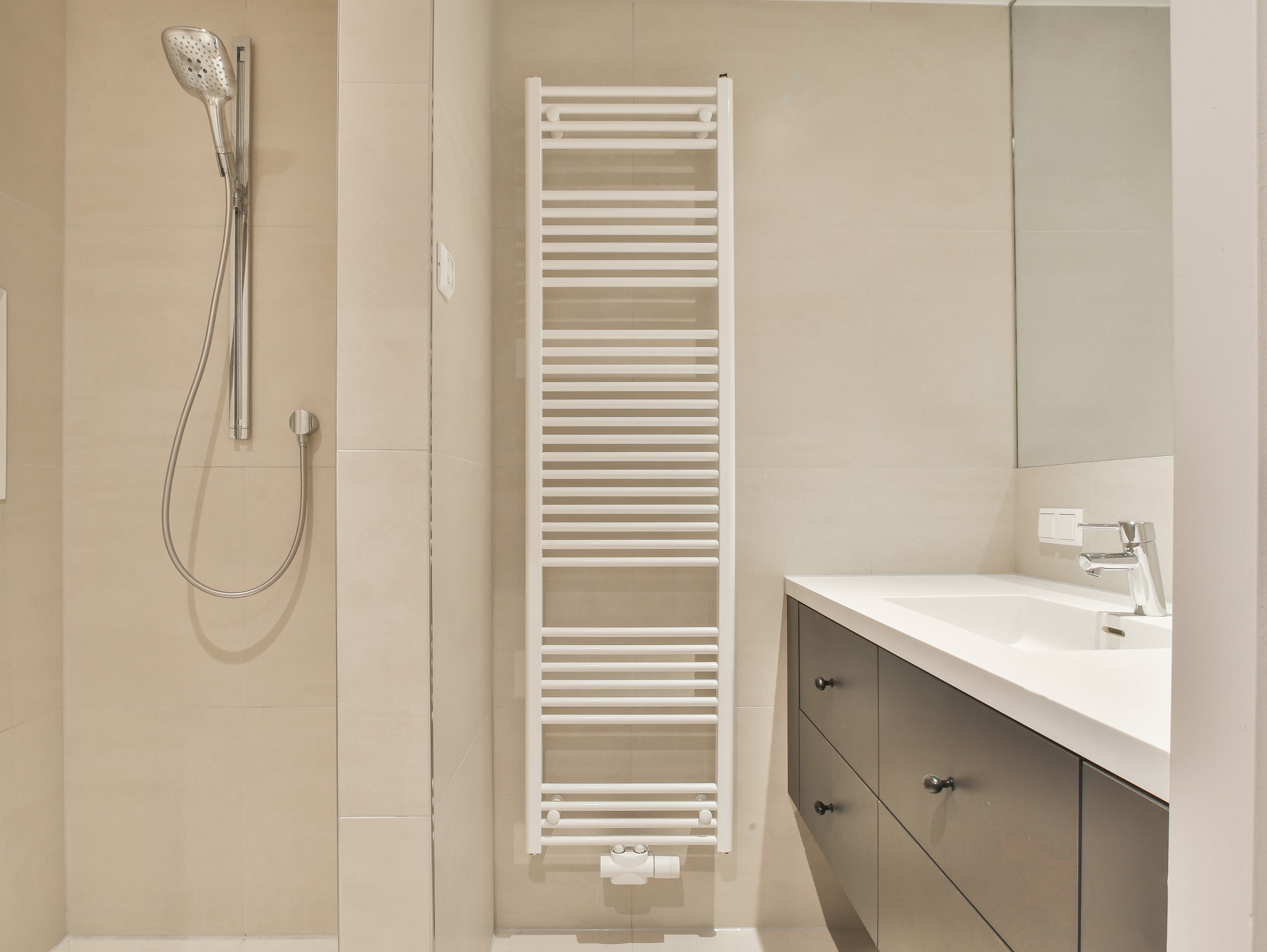 Heated towel rail